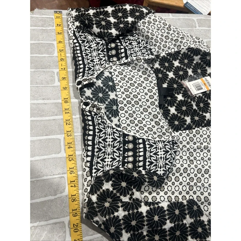 STYLE &CO. Blouse Long Sleeves Black White Floral Beaded Pullover Flared PS